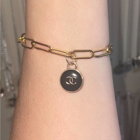 18k Gold Plated Gold Chain Bracelet with Authentic CC zipperpull. - Picture 3 of 5